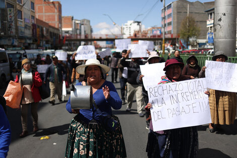 Se extienden las protestas en Bolivia por la crisis económica y en apoyo a Evo Morales 