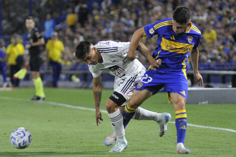 Boca fue una confusión de emociones en el debut de Gago en La Bombonera