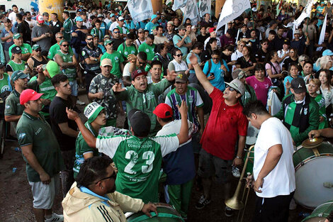 Gremios y organizaciones en la asamblea de Perón y Circunvalación. (Fuente: Gentileza)