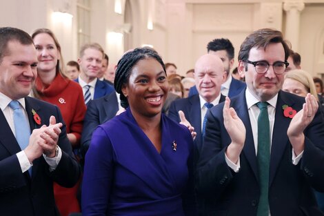 Por primera vez, una mujer negra es líder de los conservadores en el Reino Unido