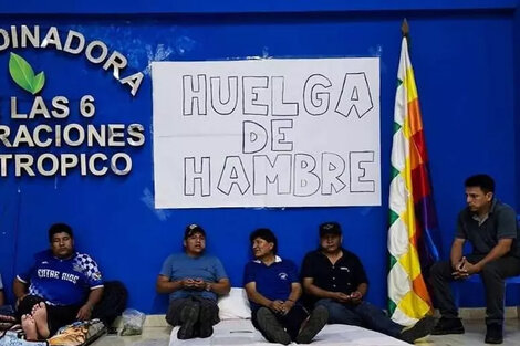 Evo Morales (centro) en huelga de hambre para abrir un diálogo con el gobierno.