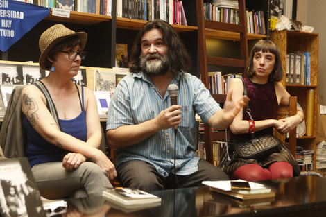 "Es importante este libro por el contexto político", se señaló en la presentación