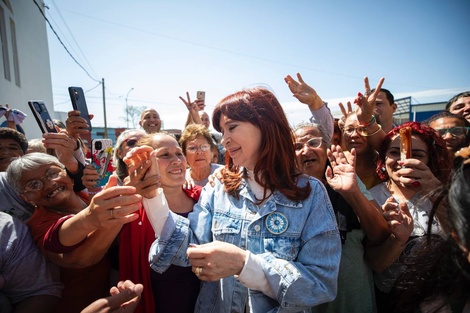 Cristina Kirchner vuelve a recorrer el conurbano en su primera aparición como presidenta del PJ 