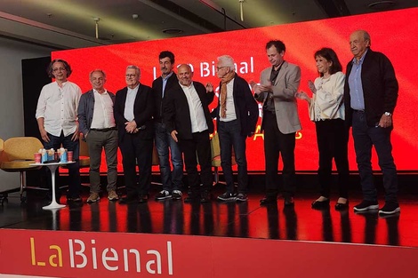 Los mienbros del Grupo R en la reciente premiación en Buenos Aires.