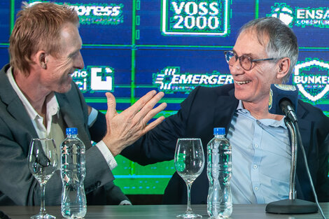 Holan estuvo acompañado del Colorado Lussenhoff (director deportivo) y Gonzalo Belloso (presidente de Central).