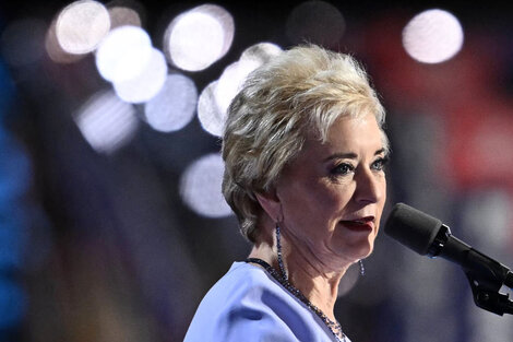  Linda McMahon, asesora de Trump y presidenta del  America First Policy Institute. 