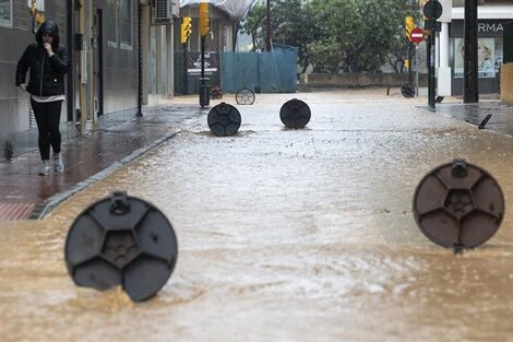 La crecida de ríos, inundaciones y vientos fuertes afectaron a Málaga