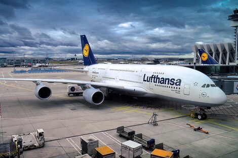 Heridos y destrozos por turbulencias en un avión de Lufthansa que salió de Ezeiza