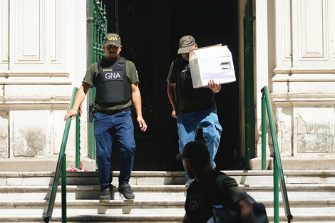 Personal de Gendarmería se llevó ayer el celular del juez y documentación.