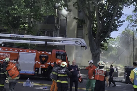 Trágico incendio en un edificio de Flores dejó dos muertos y 27 personas asistidas