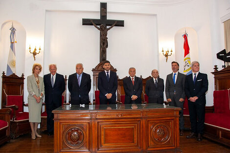 Pullaro con integrantes de la Corte Suprema de Santa Fe (dos ya avisaron que se van).