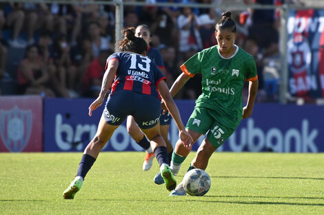 Fútbol femenino: San Lorenzo por ahora postergó su grito de campeonas