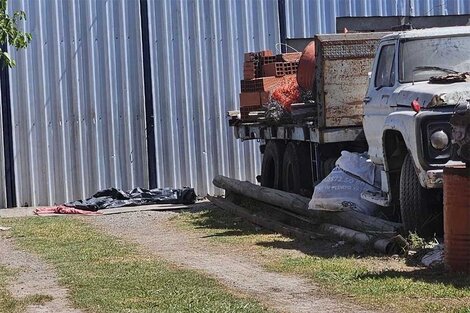 El galpón donde encontraron el auto que se habría utilizado en el crimen de Sofía. 