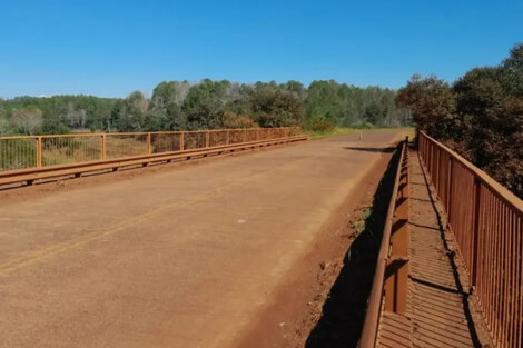 El puente desde donde cayeron al agua padre e hija.