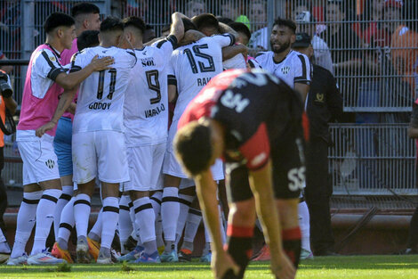 Central Córdoba le ganó a Newell's y sigue aumentando su promedio