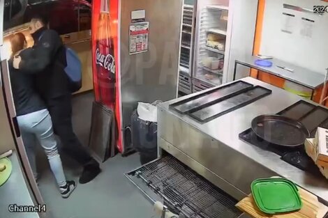 Un feroz intento de femicidio quedó registrado por las cámaras de seguridad de una pizzería en Núñez