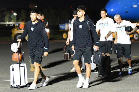 El plantel de Racing ya está en Asunción desde la noche del miércoles