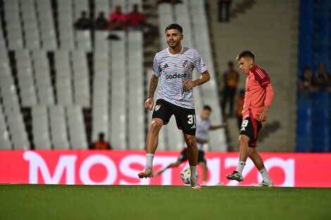 Santiago Simón, titular esta noche en el mediocampo millonario