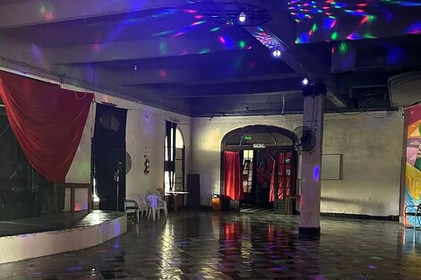 La foto de la "bailanta en la universidad" que difunció el Gobierno.