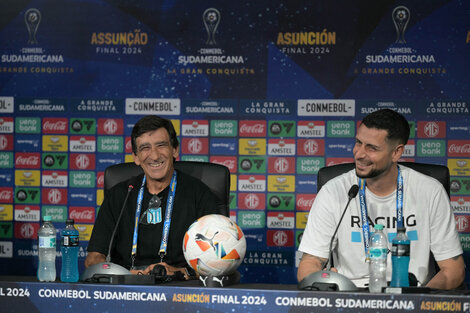 Gustavo Costas y Gabriel Arias, sonrientes en la previa de la gran final.