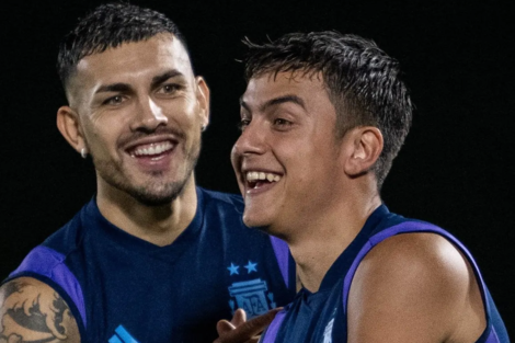 Leandro Paredes y Paulo Dybala, campeones del Mundo con la selección argentina. ¿Juntos a Boca?