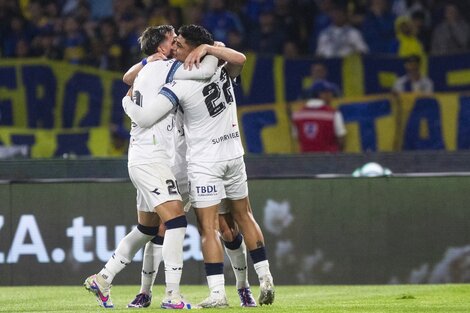 Todo Vélez celebra la hazaña lograda en el Mario Kempes. @Velez