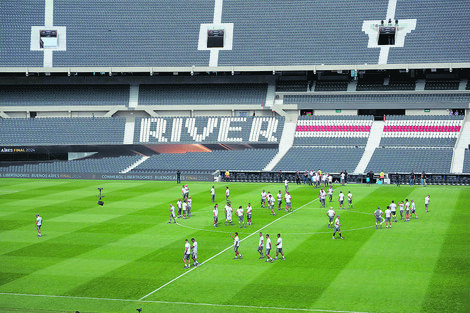 Los equipos reconocieron el estadio de River Plate