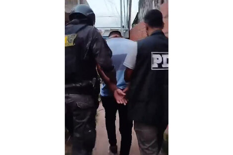 El acusado fue detenido por la policía. (Fuente: Captura de vídeo )