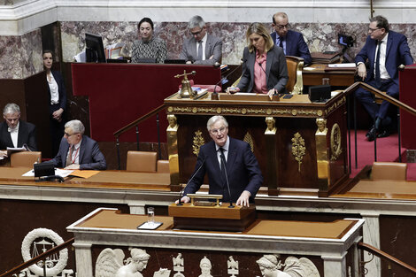 Ante la Asamblea Nacional, Michel Barnier invocó el artículo 49.3 de la Constitución