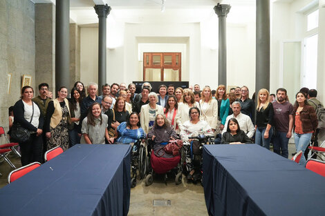 Organizaciones del colectivo de personas con discapacidad asistieron al Anexo la Cámara de Diputados.