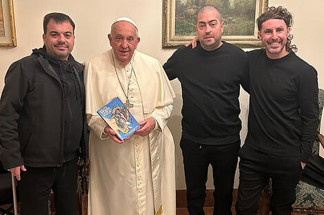 El Papa, con el exlíder de Callejeros y un sobreviviente de Cromañón