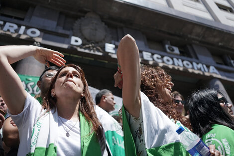 Al recortar el gasto público, criminalizar la disidencia y empoderar los intereses corporativos, el Gobierno de Javier Milei ha exacerbado la desigualdad”, expresa la  Confederación Sindical Internacional.