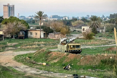 Una unidad de misiles antiaéreos en un cuartel militar abandonado en Latakia, Siria. 