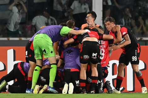 Newell's festeja una gran victoria ante el candidato al título.