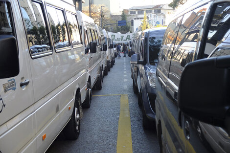 Expertos en transporte advierte que la desregulación del sector deriva en el deterioro de la capacitación y profesionalización de quienes manejan un vehículo de transporte de pasajeros.