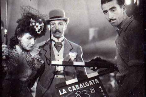 Libertad Lamarque, Hugo del Carril y un claquetista en "La cabalgata del circo".