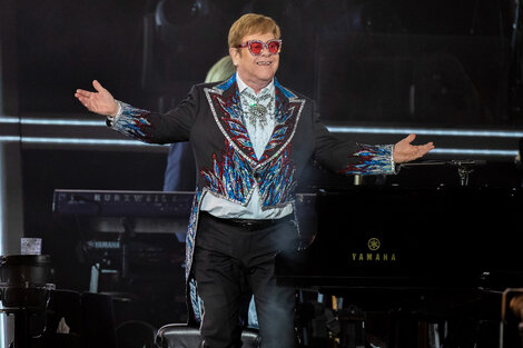 Elton John en su último show, en el Dodgers Stadium de Los Angeles.