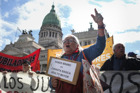 El ajuste a los jubilados fue una de las claves de la mejora del resultado fiscal de 2024.