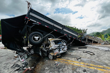 Un accidente con un bus dejó 40 muertos