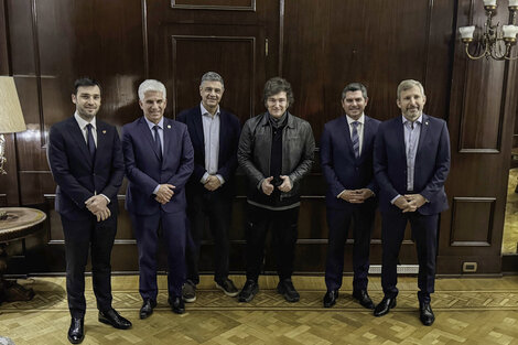 Ignacio Torres, Claudio Poggi, Jorge Macri, Marcelo Orrego y Rogelio Frigerio en Casa Rosada.