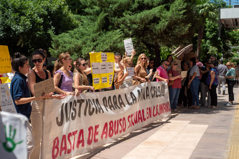 Protesta de la sociedad chaqueña en Resistencia para exigir que Cielo vuelva con su mamá