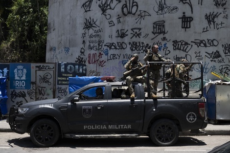 Brasil busca contener los casos de gatillo fácil policial