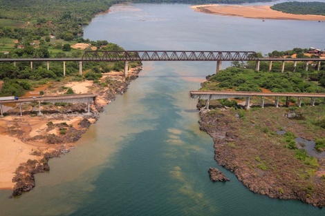 Derrumbe de un puente en Brasil: sube a ocho cifra de muertos.