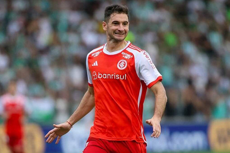 Lucas Alario interesa en La Plata