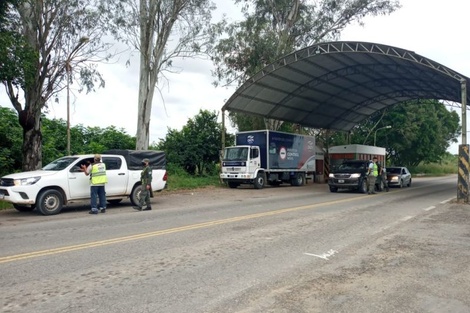 El Puesto 28 de Gendarmeria, sobre la ruta 50, en Aguas Blancas.  