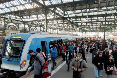 Trenes, subtes y colectivos: cómo funcionan este fin de año