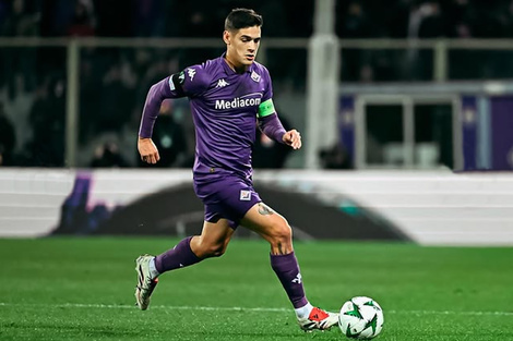 Martínez Quarta con la camiseta de la Fiorentina (Fuente: Redes sociales)