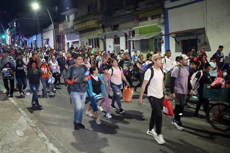 La primera caravana migrante del año partió hacia Estados Unidos