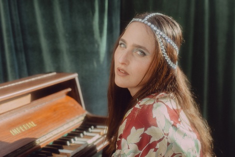 Sofía Vitola sacó Potra al piano, sesión con versiones de sus canciones Labio inferior y Te miento, acompañada del pianista Darío Jalfin