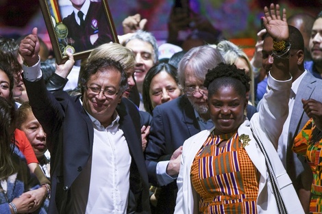 El presidente de Colombia, Gustavo Petro, junto a su vice, Francia Márquez Mina. Foto: AFP.